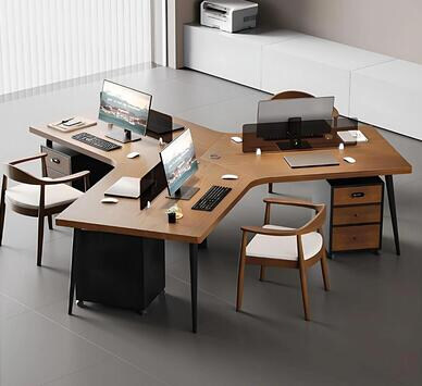 What are Hot Desks? & Why Companies are Using Them?